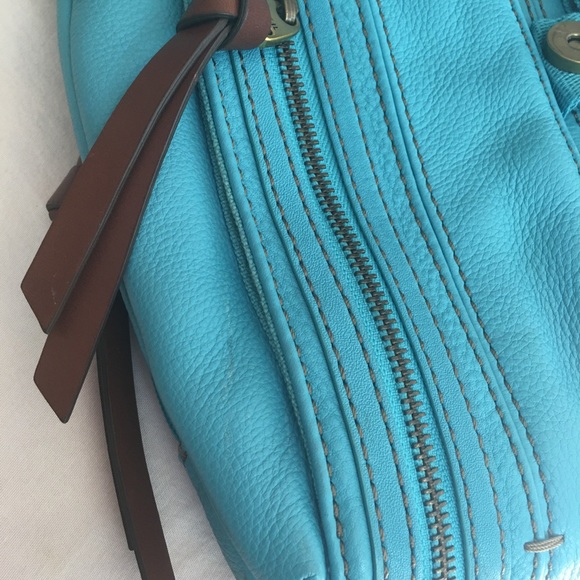 Turquoise Leather Fossil Purse Excellent Condition - Picture 16 of 16